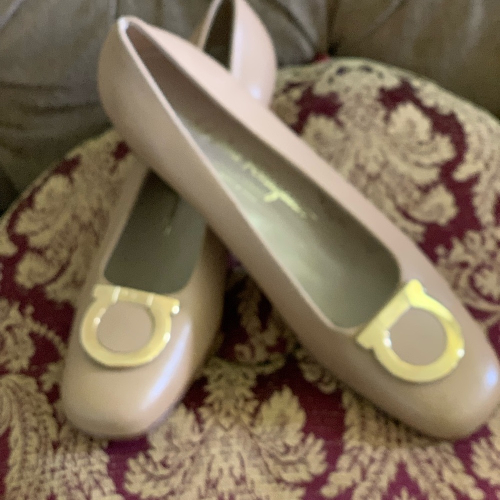Salvatore Ferragamo flats